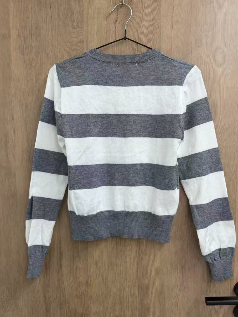 ⚪Polo Ralph Lauren Grey White Stripe Pony Logo Cropped Knit Sweater - Picture 2 of 4